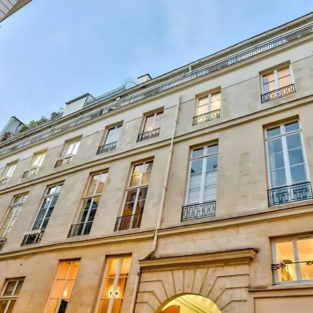 Luxury For 7 - Opera Paříž